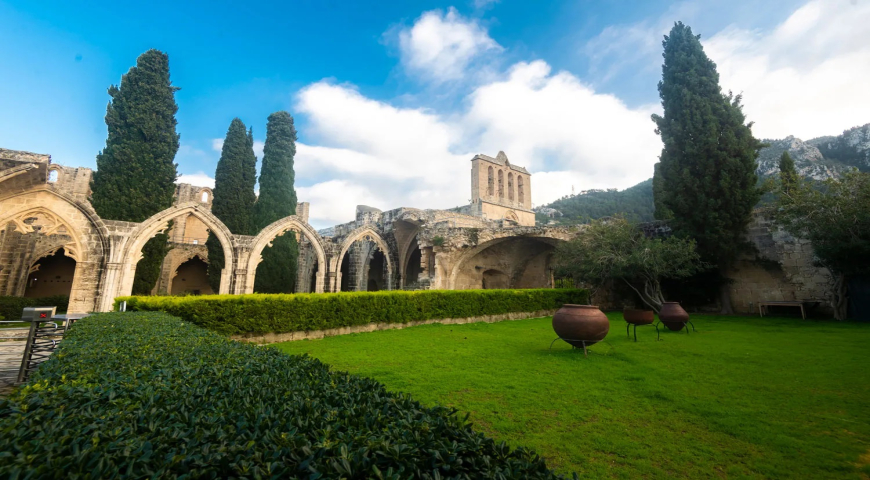 Bellapais Manastırı